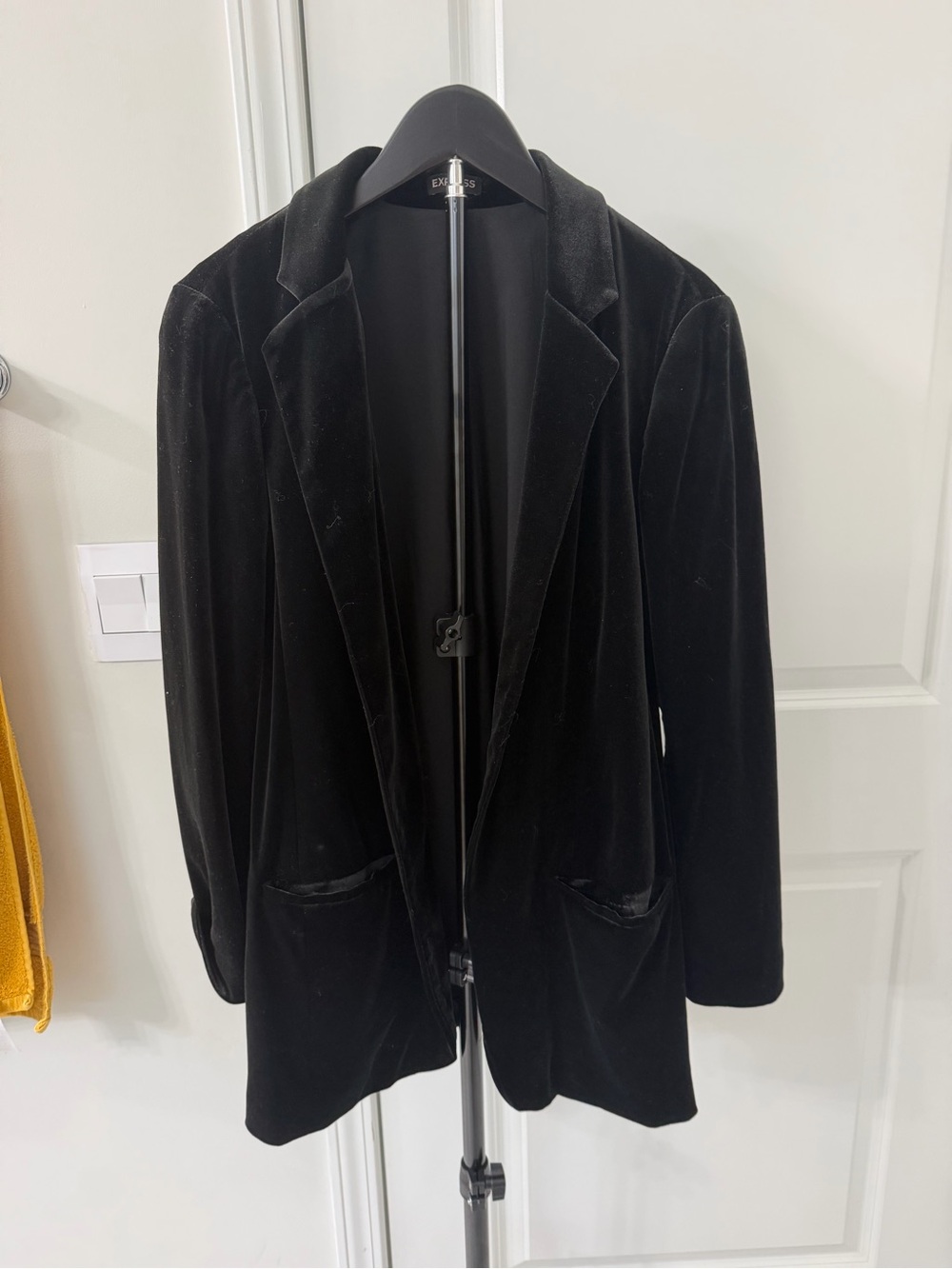 Express Black Velvet Blazer Size Medium